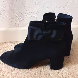 Kate spade black suede ankle boots with gold zippers women's 8.5